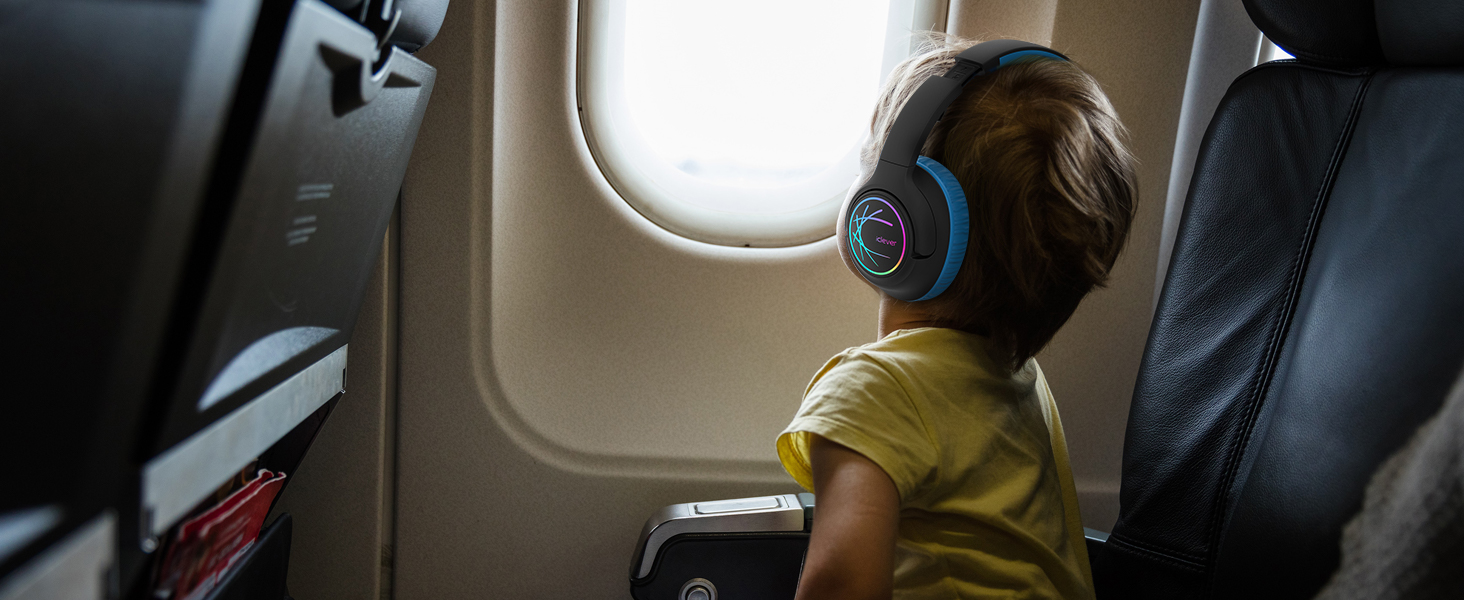 iClever Бездротові навушники для дітей з LED-підсвіткою, обмеження гучності 74/85дБ, 43 години роботи, стерео звук, Type-C, AUX-кабель, Bluetooth 5.3, для планшетів/подорожей (Чорний та фіолетовий)