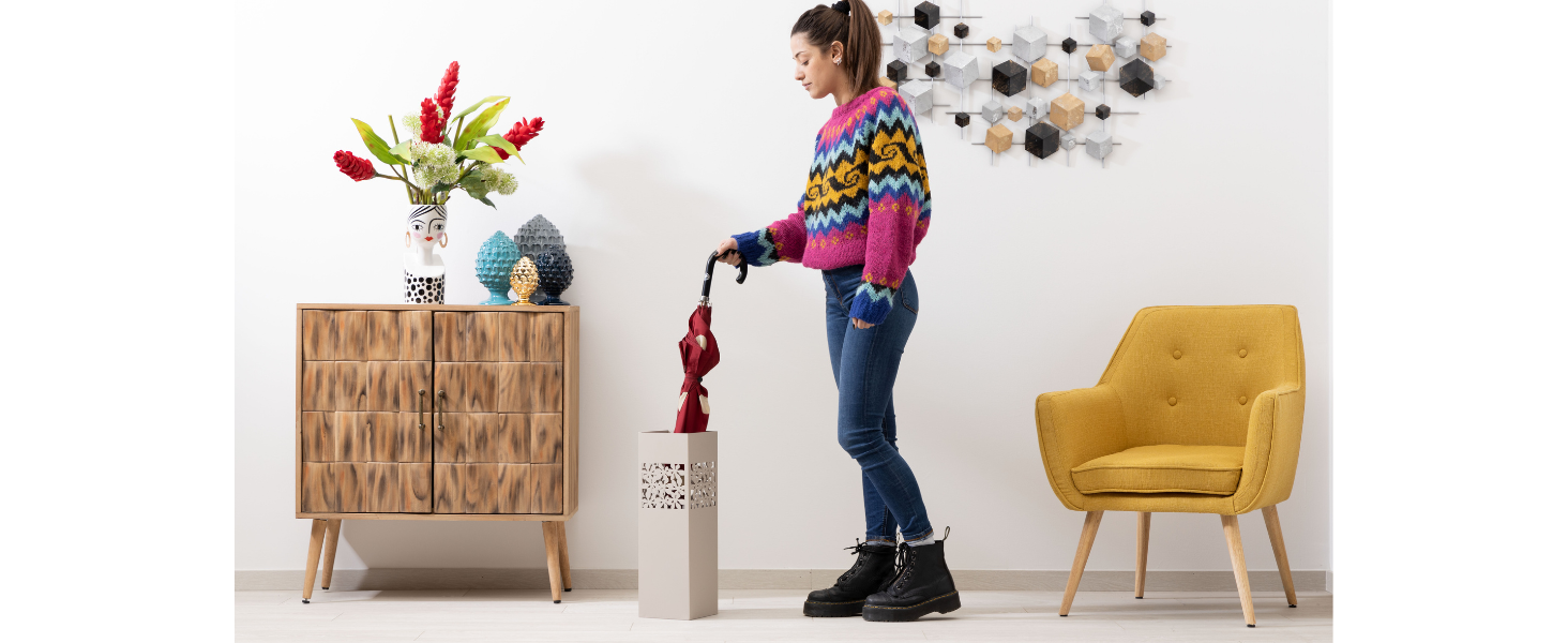 Підставка для парасольки Baroni Home квадратна металева з різьбленням, 2 гачки, знімна миска, 15,5x15,5x49 см (Таунгrau)