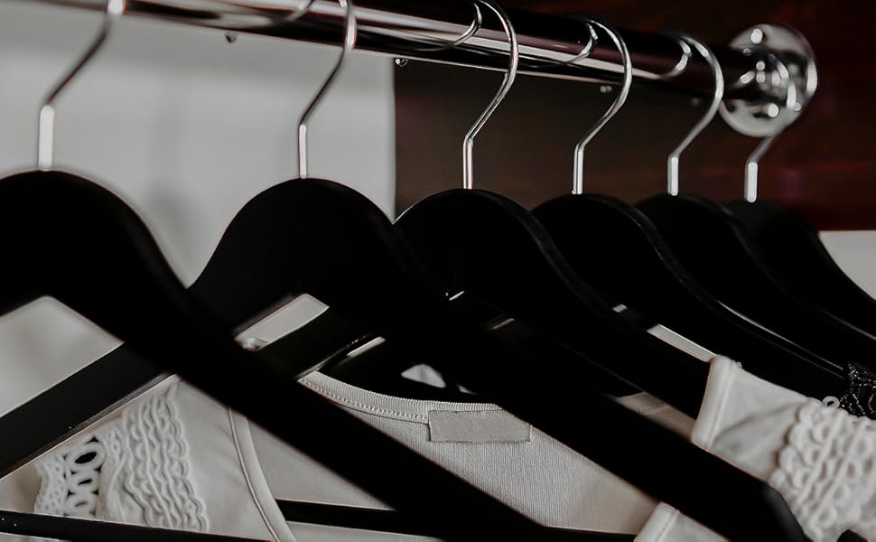 Плечики для одягу OGIVO з дерева, набір 10 шт. – обертовий гачок 360°, витончені вирізи на плечах, натуральне дерево (бук, береза, сосна, верба)