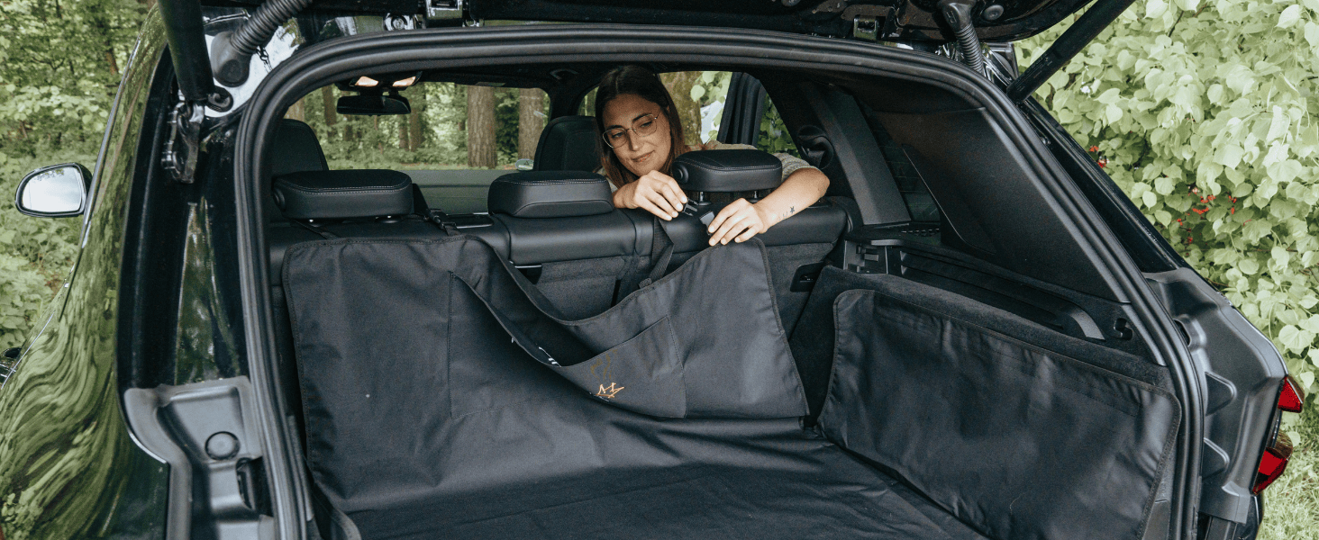 Захист для багажника автомобіля від бруду та подряпин для собак Rudelkönig - Водовідштовхувальна та зносостійка підстилка з кишенею - Універсальний килимок для багажника для собак (Чорний, Базовий)