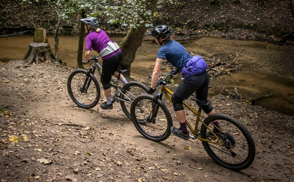 EVOC HIP Pack 3: поясна сумка з відділенням для гідратора (3 л, AIR Flow Contact System) Sand - Stone