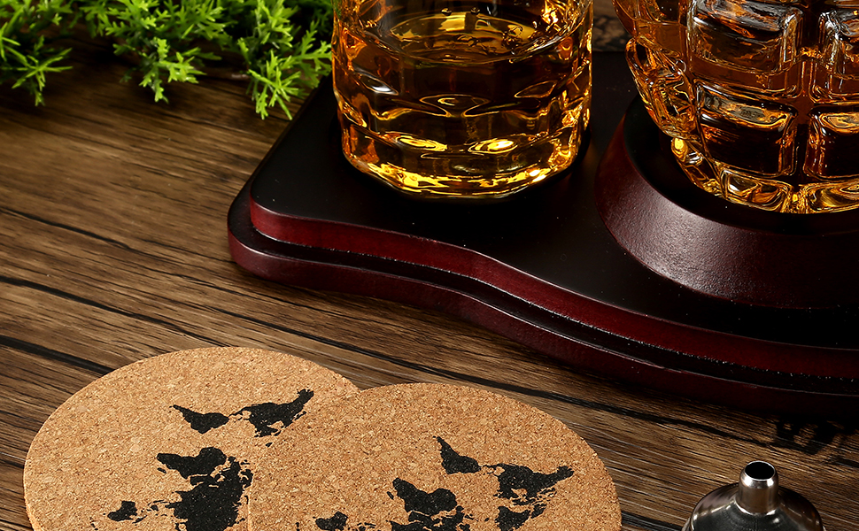 Набір віскі: декантик у формі бомби та 2 келихи з дерев'яною підставкою - для скотчу, бурбону, лікеру. Подарунок для чоловіків, батька, чоловіка, друга на ювілей, день народження