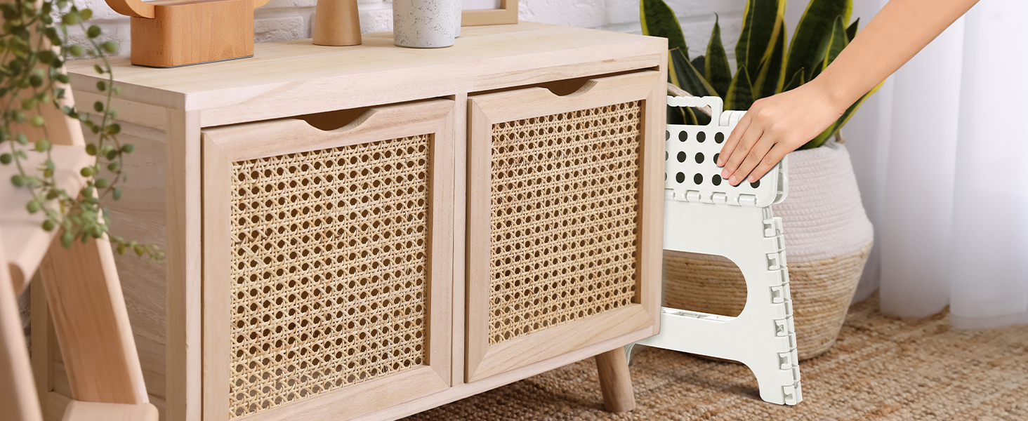 Складний табурет HOUSE DAY 27см чорний, 150кг, з антиковзними ніжками та ручкою, для кухні, ванної, дитячої кімнати, кемпінгу