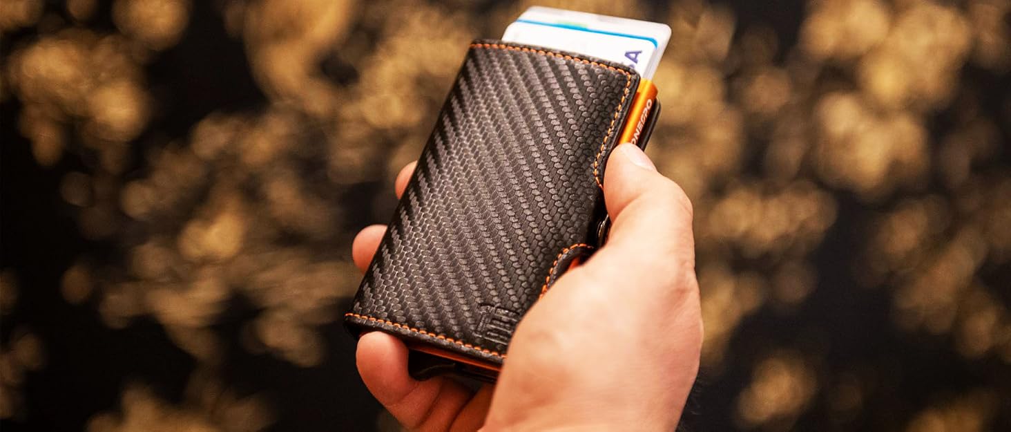 Картхолдер шкіряний Schwarz Carbon Gold, сучасний дизайн