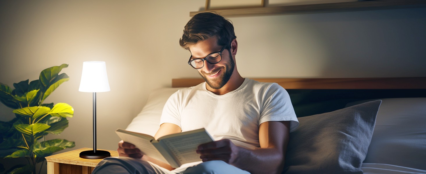 Бездротова LED лампа Suright для столу: регульоване світло, 3 кольори + RGB, сенсорне управління, IP54, для дому та відпочинку