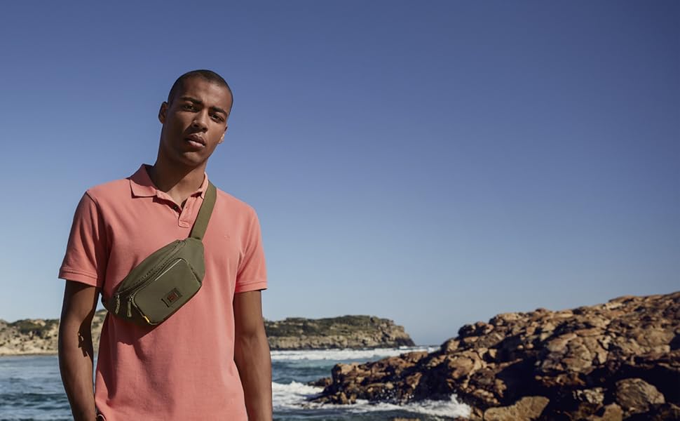 Чоловіча поясна сумка Camel Active City чорного кольору