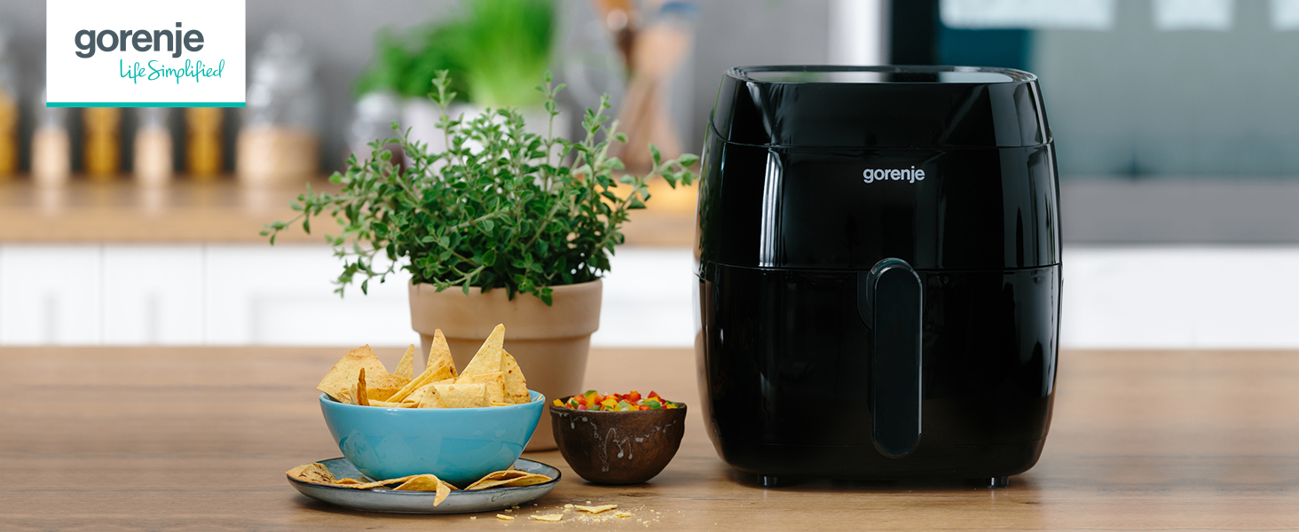 Аерофритюрниця Gorenje AF1350DWB, 1350 Вт, чаша 3.2 л з вікном, 8 автопрограм, антипригарне покриття, LED-дисплей, чорна
