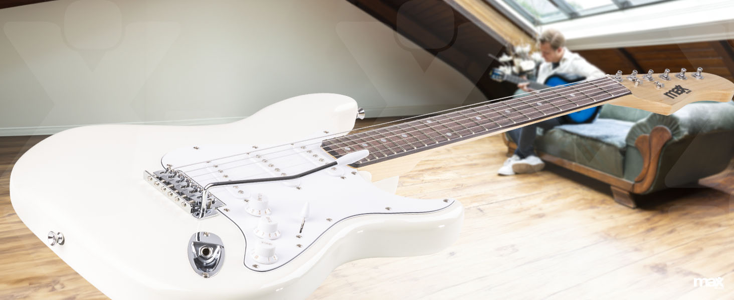 Електрогітара Max GigKit 4/4 з підсилювачем 40 Вт, аксесуарами та чохлом