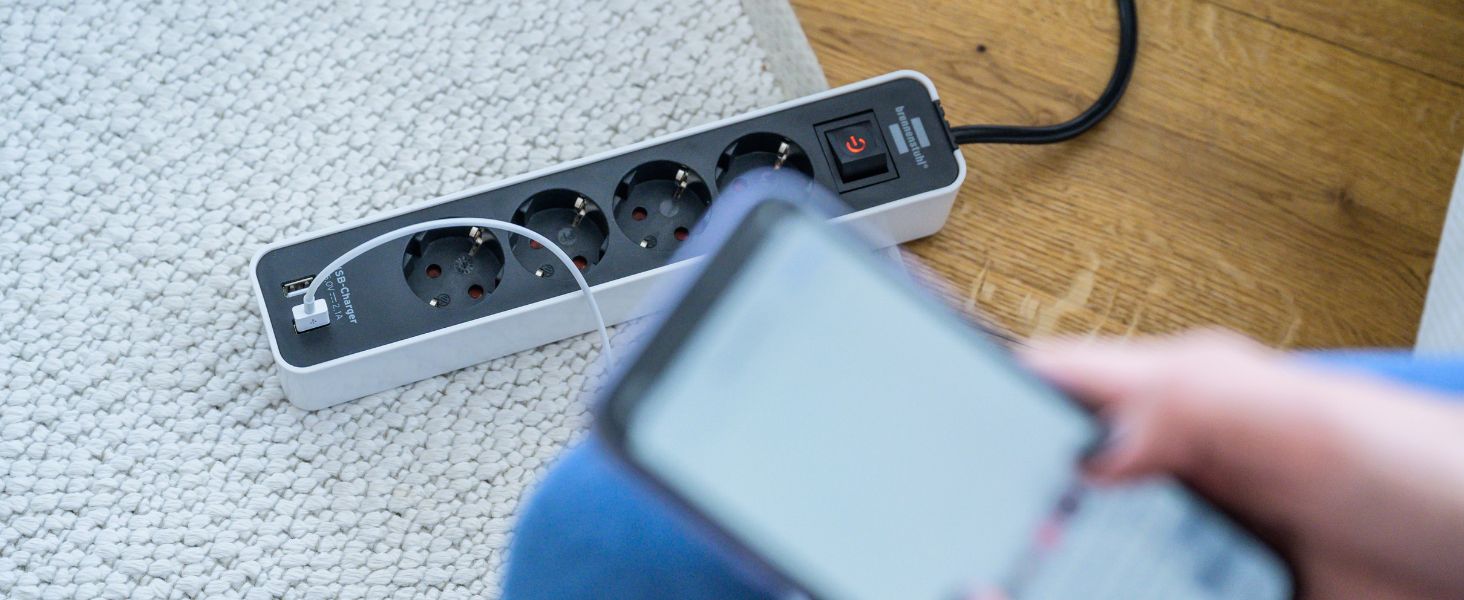 Брененштуль мережевий фільтр Ecolor 4-портовий з USB (білий/чорний) - 4 розетки, 2 USB-порти, вимикач, 1.5м кабель