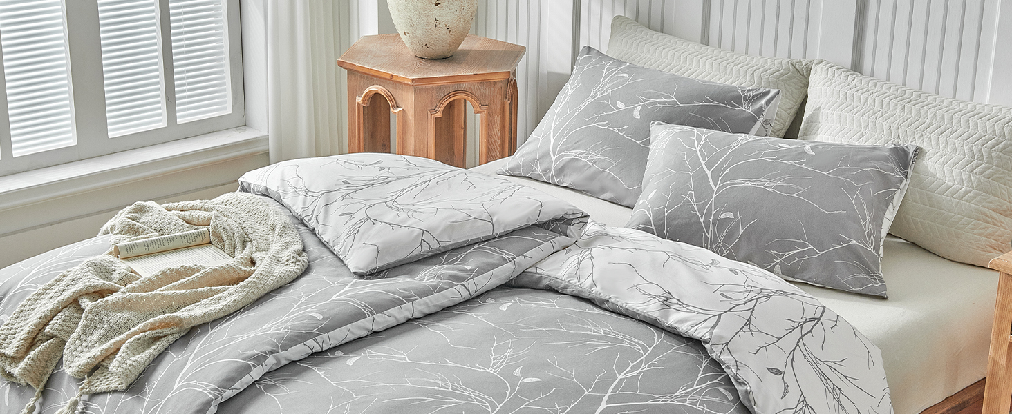 Постільна ковдра Lekesky 135x200 4-х частинна - 2 наволочки 135x200 см + 2 наволочки 80x80 см, квітковий принт, сірий поліестер мікрофібра з блискавкою, гілки сірий/білий