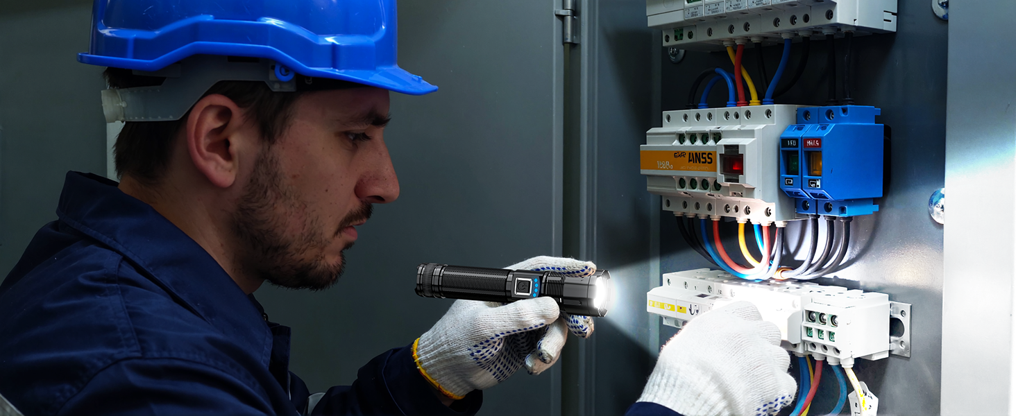 Ліхтар LED акумуляторний XHP70.2 1000000 люменів, 5 режимів, IP67, Zoom, для кемпінгу та активного відпочинку