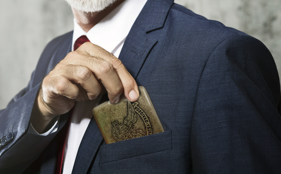 Елегантне металеве тютюнотримач для 20 сигарет, золотий, 10.3x6x1.7 см