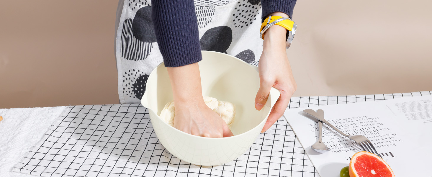 Набір мисок для змішування BoxedHome (4 шт.) з пластику, бежевий. Миски для салатів, ручне миття, неслизькі, стійкі, для сервірування та приготування їжі.