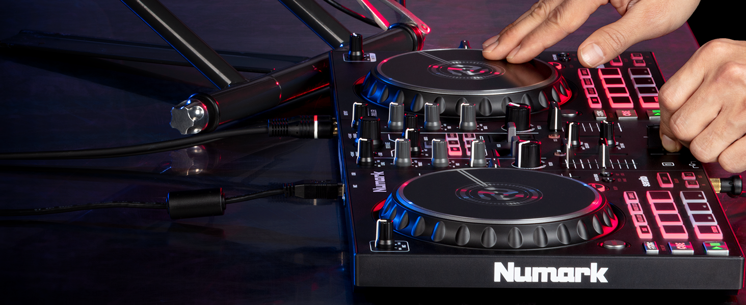 DJ контролер Numark Mixtrack Pro FX з Serato DJ: 2 деки, аудіоінтерфейс, дисплеї Jogwheel та FX-панелі