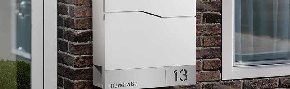 Поштова скринька біла з газетницею TRELLEBORG (RAL 9016), персоналізована - з іменем, вулицею та номером будинку, з комплектом для монтажу. Металева, сучасна.