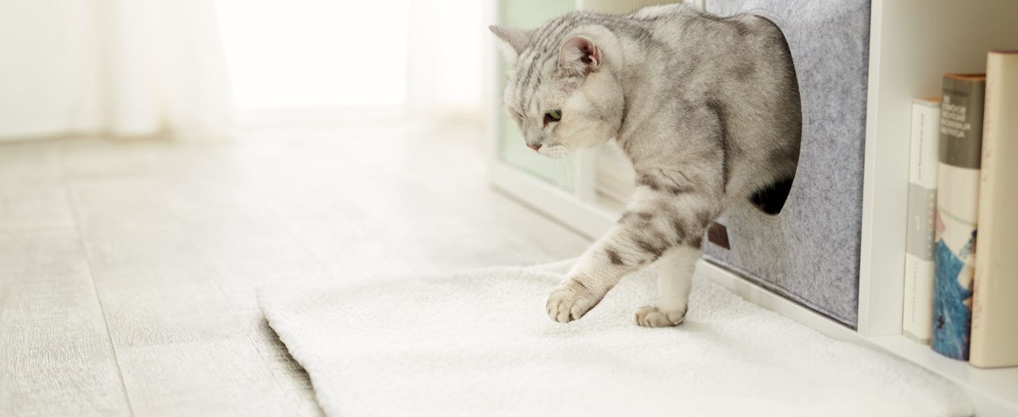 Самогріюча ковдра для собак PiuPet® 90x60 см: тепла, флісова, біла, для собак та котів