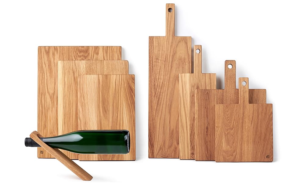 Cutting and Serving Board made of high-quality oak, 40 x 30 cm | Antibacterial kitchen board from Europe | Serving board, breakfast board, solid wood board