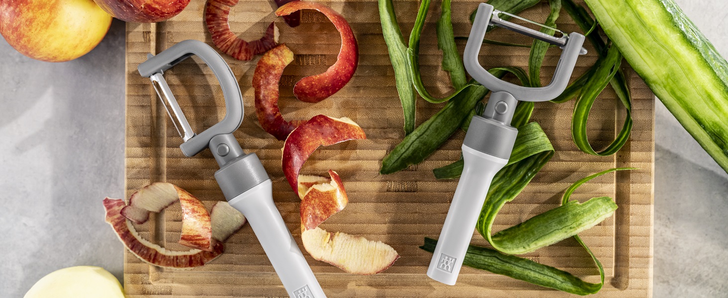 Терка кухонна ZWILLING Z-Cut, багатофункціональна, нержавіюча сталь, 4 змінні насадки, двостороннє натирання, з лотком, сіра