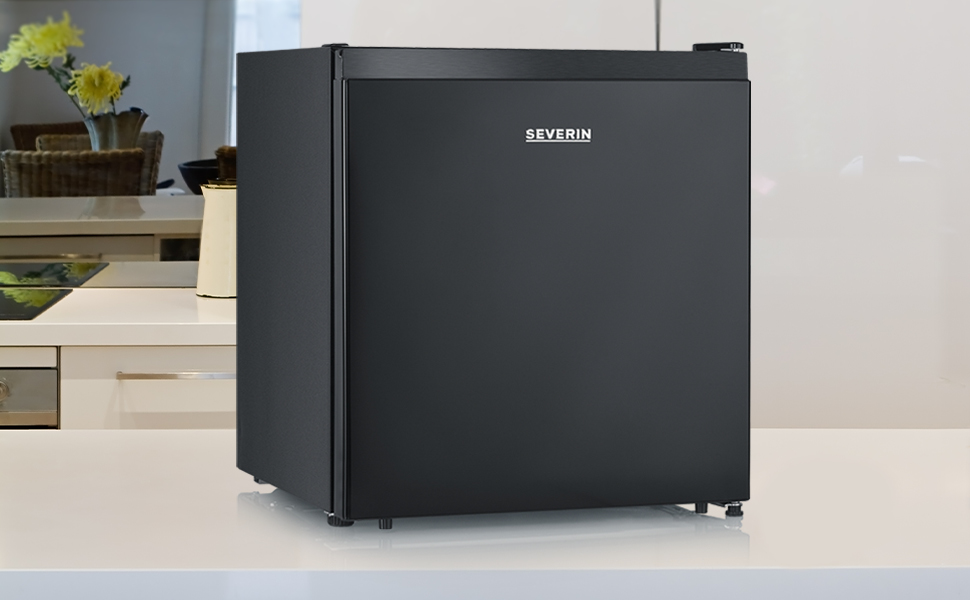 Холодильник автомобільний SEVERIN KB 8884, 45 л, білий, тихий, з можливістю зміни дверцят
