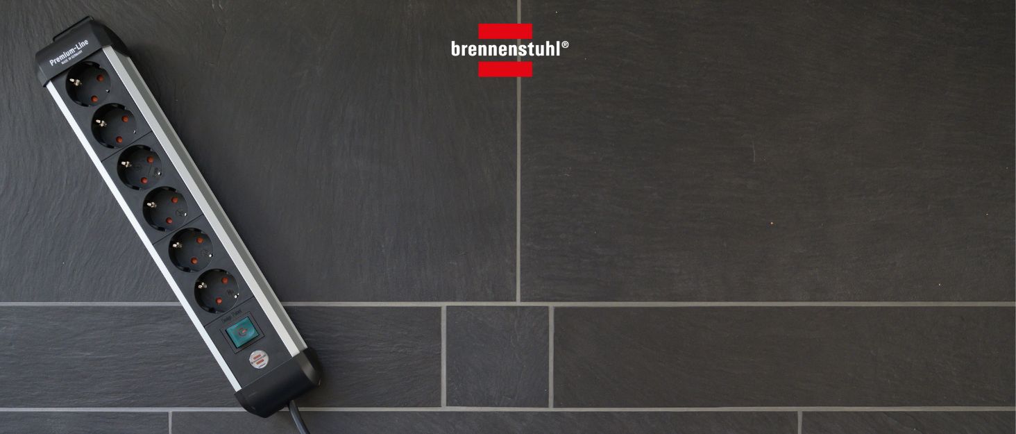 Бренненштуль Premium-Line Розподільник розеток 4-портовий з 2x USB-C PD 65W та USB-A 18W (Made in Germany), з вимикачем та кабелем 3м, для настінного монтажу, чорний