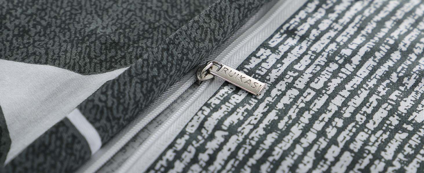 Комплект постільної білизни RUIKASI 135x200 см, 4-х частинний, бавовна, сірий з геометричним малюнком