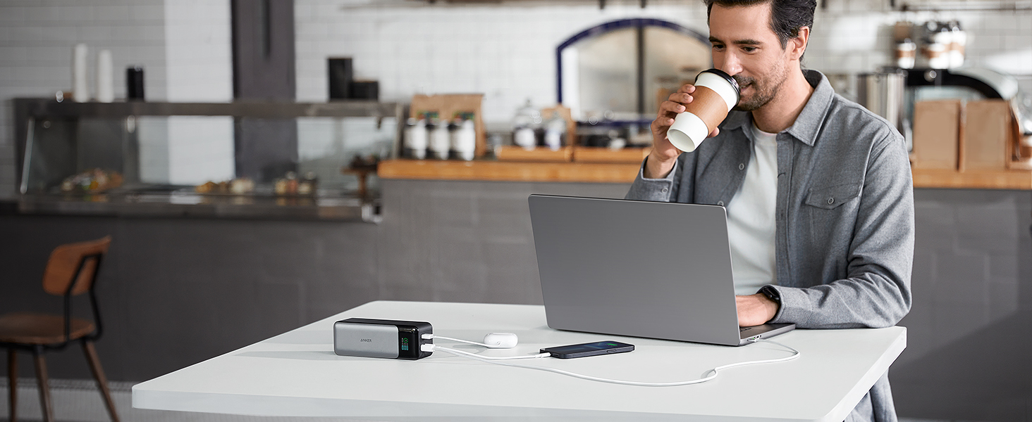 Power Bank Anker 737: 24000mAh, 140W, 3 порти, цифровий дисплей, сумісний з iPhone, Galaxy, MacBook, AirPods