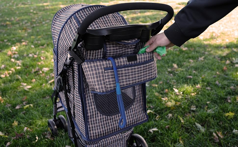 Візок для тварин Monster Shop з сумкою, знімний, складний, вантажопідйомність 15 кг, колеса, гальма, сітчасте вікно, кошик, тримач для напоїв, кишені та водовідштовхуючий дощовик (синій візерунок в клітинку, передня кишеня для тварин)