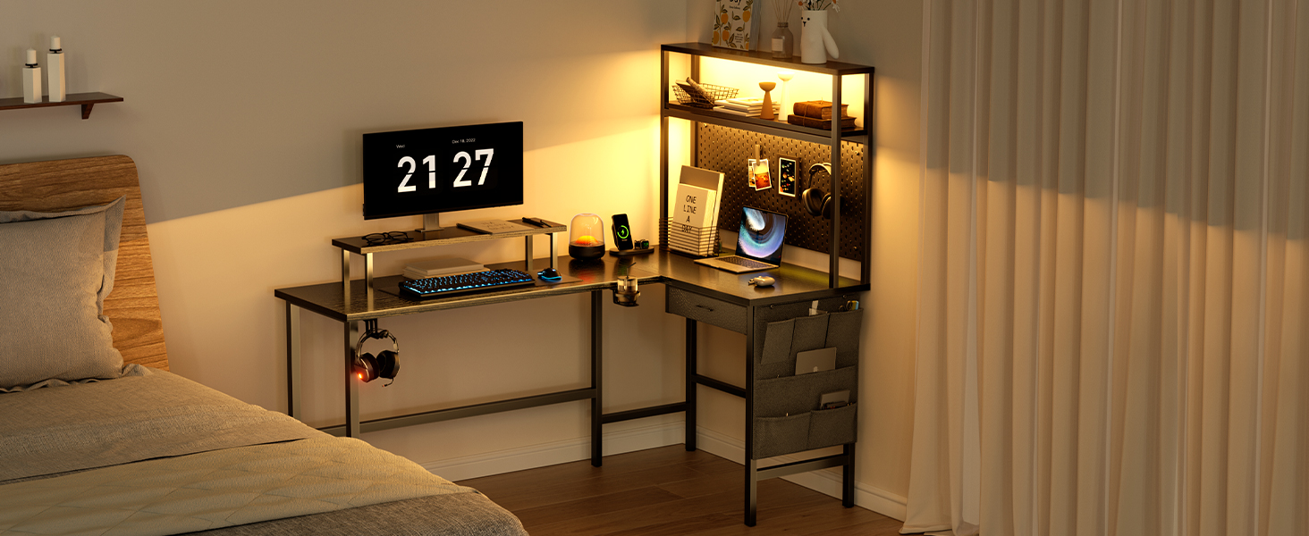 Ігровий стіл кутовий 150x100 см з 3 розетками та 2 USB, реверсивний, з LED підсвічуванням, з ящиками та підставкою для монітора, чорний