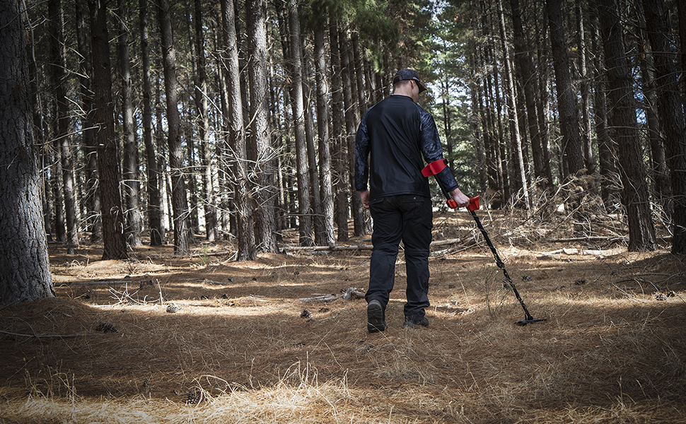 Металодетектор Minelab Vanquish 540 з водонепроникною котушкою V12 (30x23 см, 12”x9