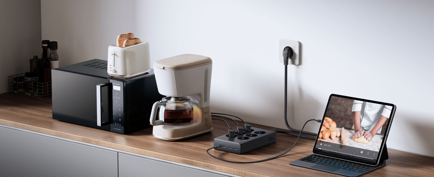 Мережевий фільтр UGREEN 10-в-1 з USB, подовжувач з 20W швидкою зарядкою USB-C, захист від перенапруги, 3680 Вт, кабель 1.5 м, для офісу та дому