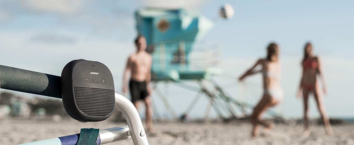 Портативна Bluetooth колонка Bose SoundLink Micro чорного кольору