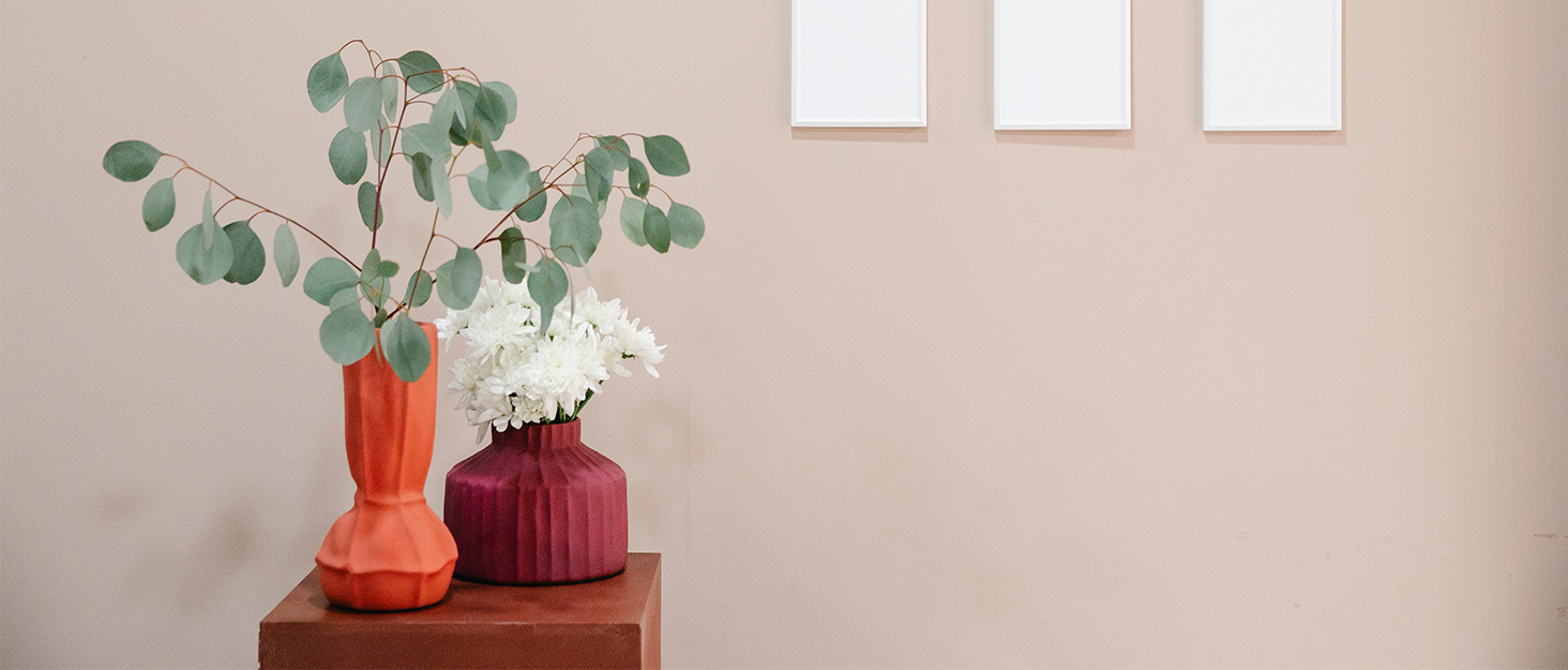 Set of 5 Small White Ceramic Vases - Mini Handmade Vases for Pampas Grass & Flowers - Modern Home Decor for Living Room, Kitchen, Office & Table