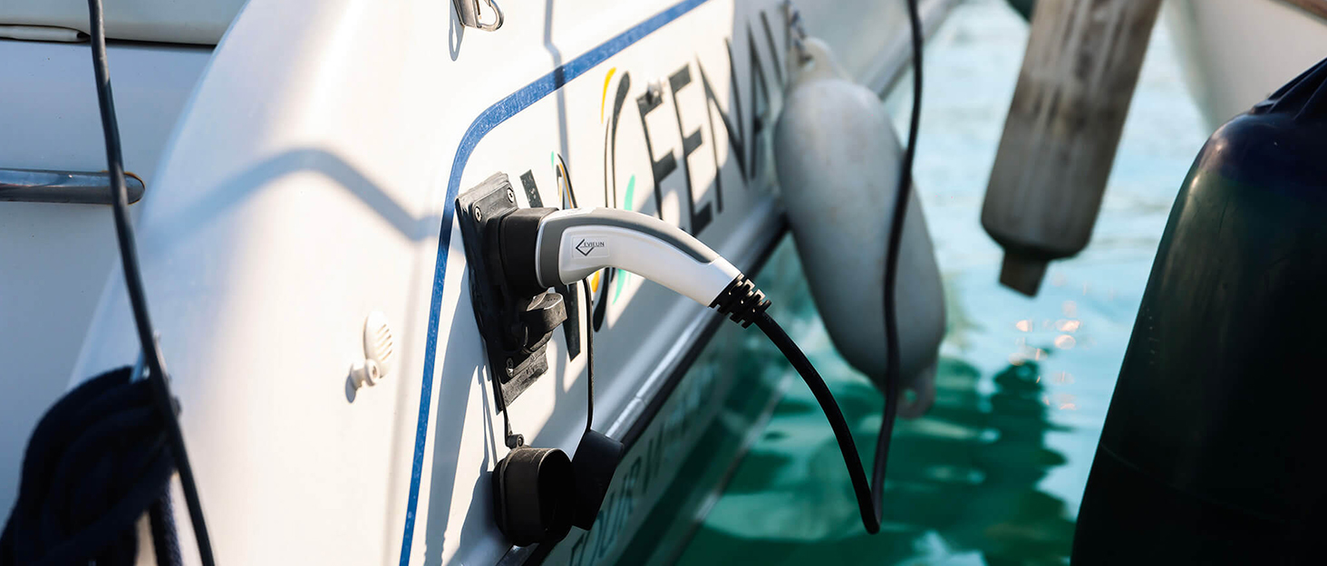 Кабель зарядки Schuko 3.6kW для електромобілів (5м, 6-16A) | Зарядний кабель для електрокар з регулюванням струму | Сумісний з ID.3/ID.4, Model 3/Y, ZOE, Q3/Q5 та ін. (EV/PHEV) Чорний - Upgrade, без дисплея 5 м