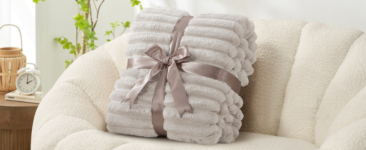 Плед RUIKASI 150x200 см, м'який флісовий плед, зелений колір для вітальні, дивана, декору та відпочинку