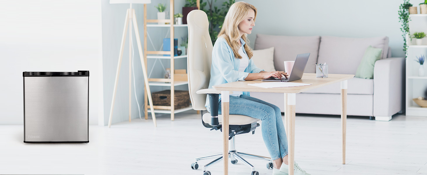 Міні холодильник 46 л з відділенням для льоду, тиха робота 42 дБ, регулювання температури, для кухні, офісу, спальні, готелів та маленьких квартир (колір нержавіюї сталі)