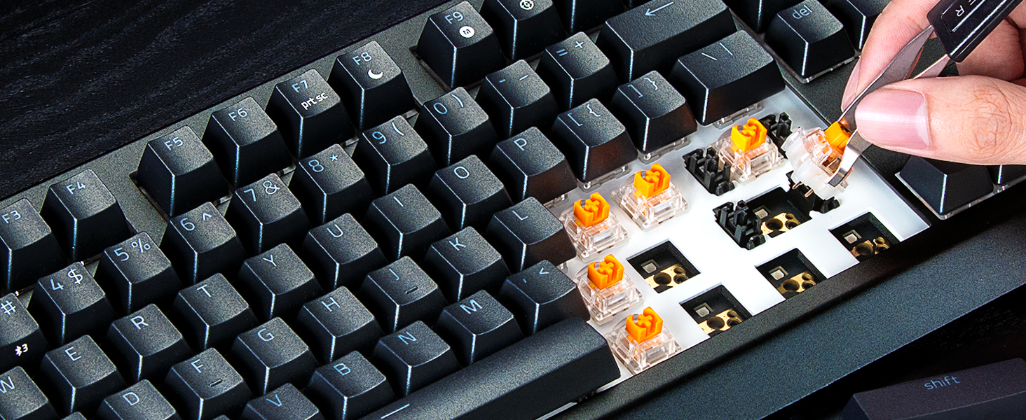Механічна ігрова клавіатура Razer BlackWidow V4 TKL з зеленими перемикачами (RGB Chroma, 6 макро-клавіш, Doubleshot ABS-кейкапи, QWERTY US-розкладка)