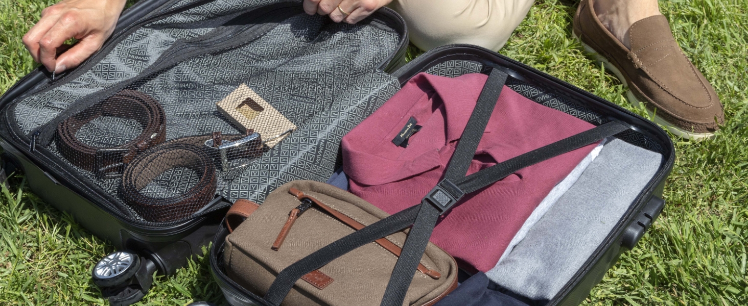 Дорожня валіза Upfly XS 55x36x19 см, 31 л, ABS, 4 подвійні гумові колеса, кодовий замок, жорсткий корпус, з роздільником і ременями для фіксації речей