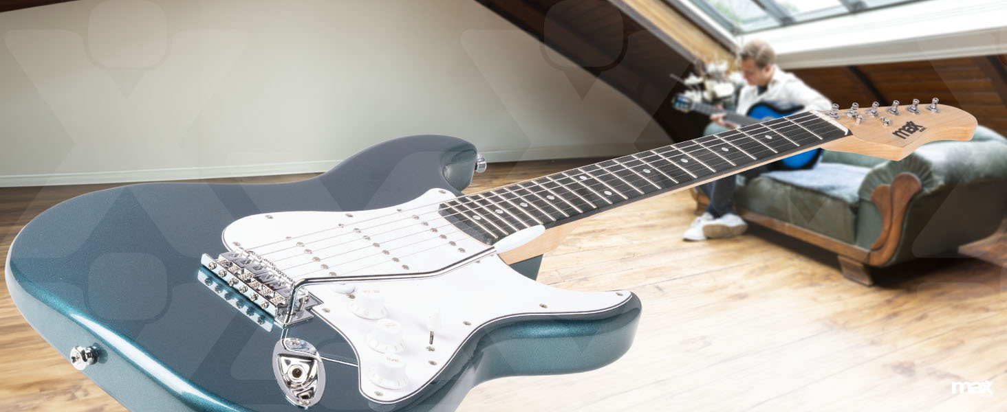 Електрогітара Max GigKit: Комплект з підсилювачем 40 Вт, аксесуарами та чохлом (4/4, блакитний)