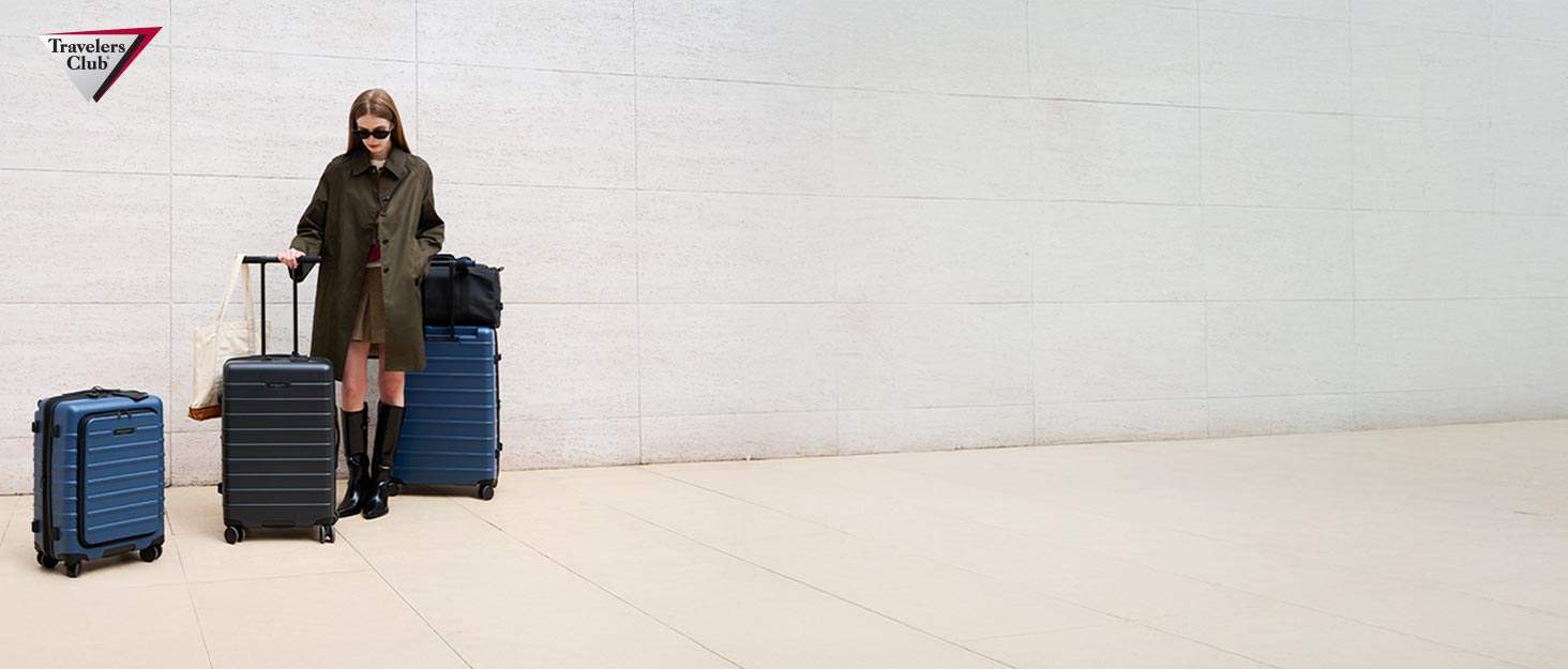 Валіза Travelers Club Chicago Hardside Розширювана Spinner, 20 дюймів, Синій Navy