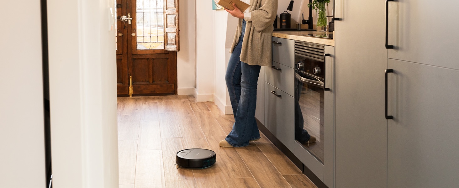 Робот-пилосос Cecotec Conga M10 X-Treme: 7000 Pa, 160 хв роботи, гіроскопічна навігація, датчики захисту від падіння