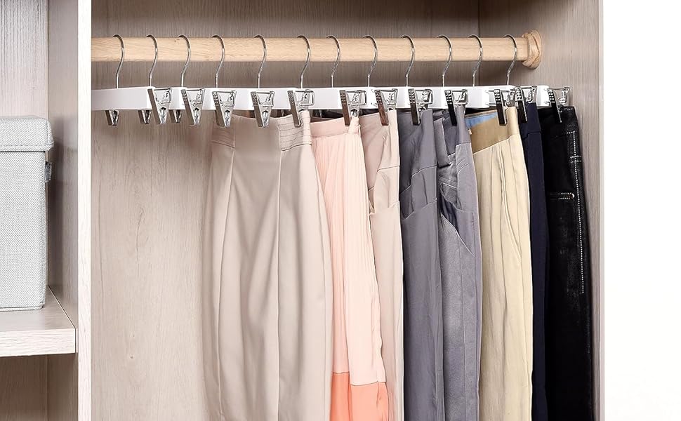 Дерев'яні вішалки для одягу Amber Home (10 шт., 36 см, білі) - міцні, з антиковзними кліпсами та поворотним гачком