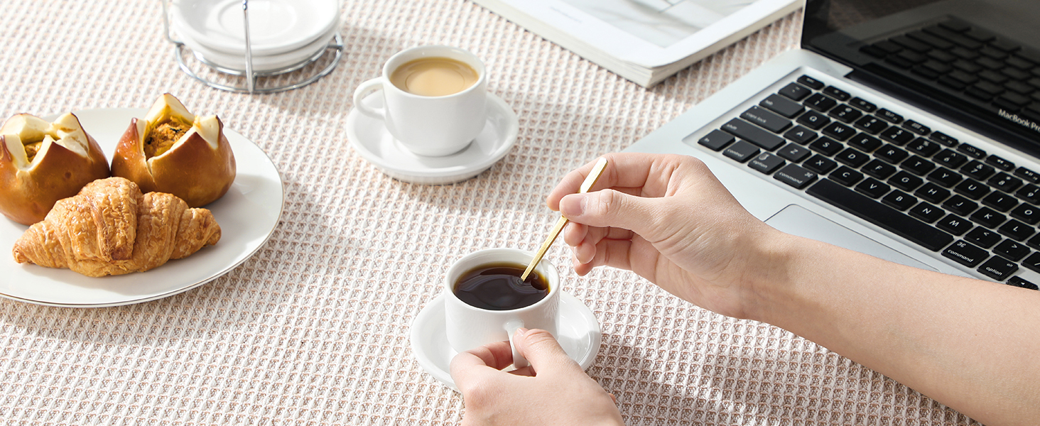 Набір чашок еспресо MALACASA 4 шт., 75 мл, з підставками та стійкою, біле порцелянове виробництво Італії, сумісні з посудомийною машиною, серія Regular 75 мл