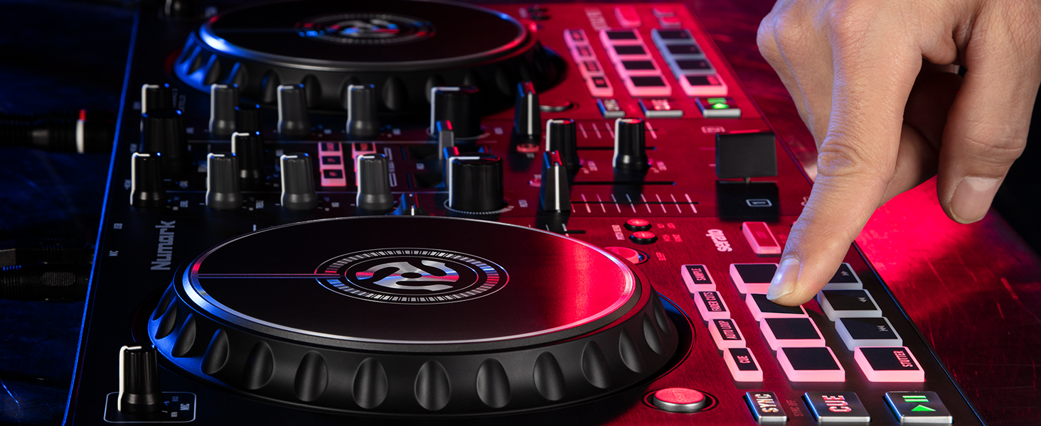 DJ контролер Numark Mixtrack Pro FX з Serato DJ: 2 деки, аудіоінтерфейс, дисплеї Jogwheel та FX-панелі