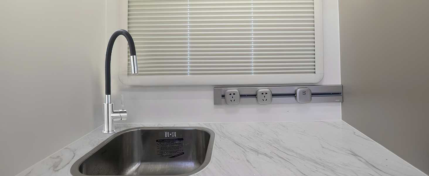 Кран кухонний CECIPA SOFETIY SERIE, чорний матовий, 2 режими струменя, нержавіюча сталь, поворотний 360°