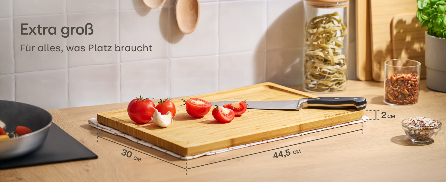 Велика обрізна дошка з бамбука Praknu XXL (44.5 x 30 см) — Двостороння дерев'яна дошка для нарізки та сервірування страв, FSC-сертифікована