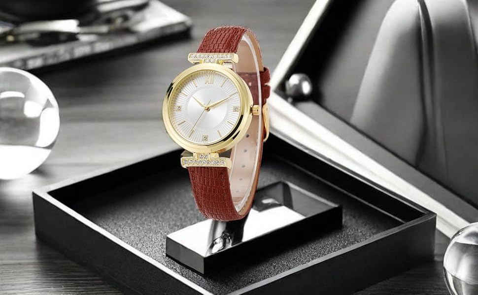 Жіночий класичний кварцовий годинник NUOVO Rose Gold з білим шкіряним ремінцем та кристалами на безелі