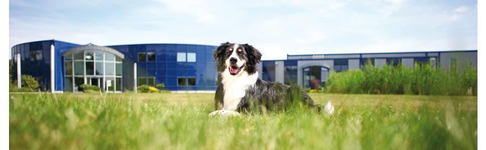 Килимок для собак TRIXIE Camping - Oxford Polyester, металевий каркас, знімна наволочка, складаний, з сумкою для транспортування, 69 x 20 x 69 см, сірий/чорний, 35 кг