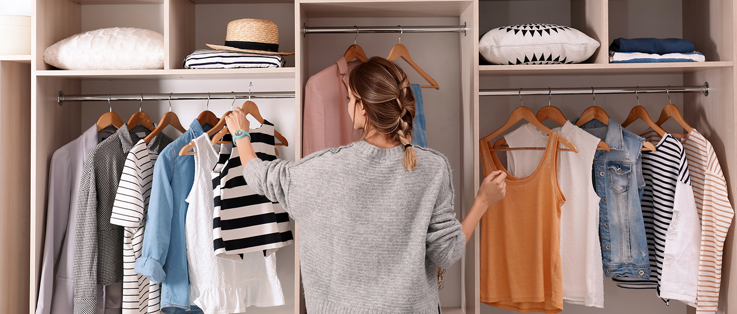 Дерев'яні вішалки Lotus ZOBER - 6 шт. - широкі, з гладкою поверхнею, обертовий гачок, перекладина для штанів, для пальто, курток, штанів та суконь, вінтажний стиль