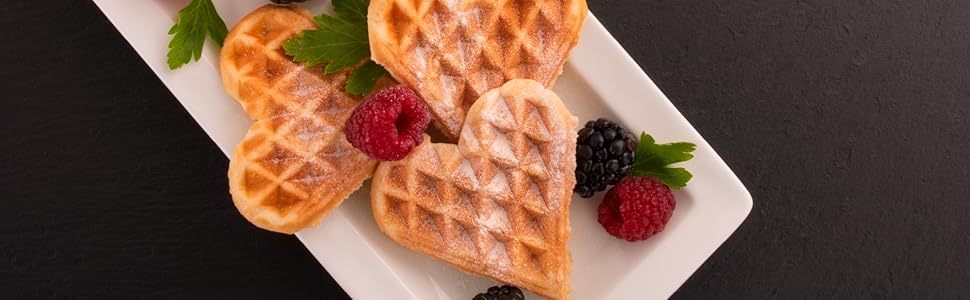 Вафельниця Cloer 1629 для класичних вафель у формі серця, 930 Вт, розмір вафелі 15,5 см, регульований ступінь прожарювання, метал, сріблястого кольору