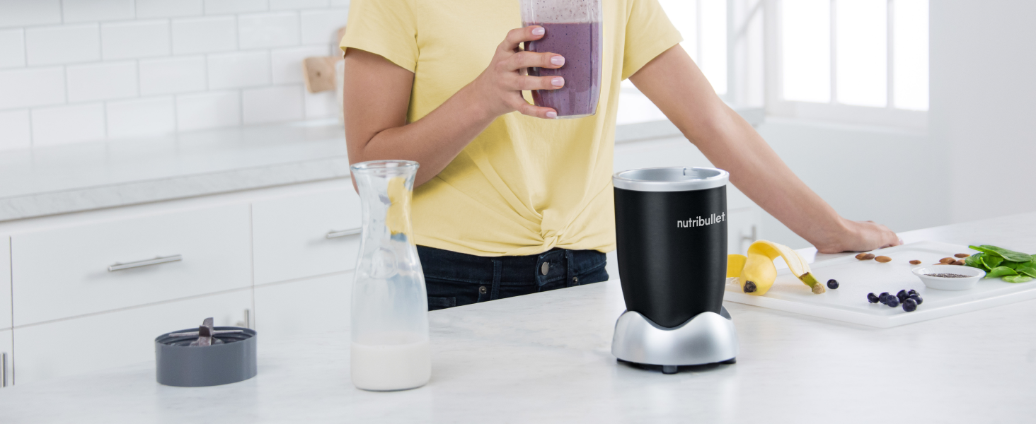 Блендер Nutribullet Original 600 Вт, електричний міксер для смузі, подрібнювач, 2 чаші 700/500 мл, чорний, NB606B